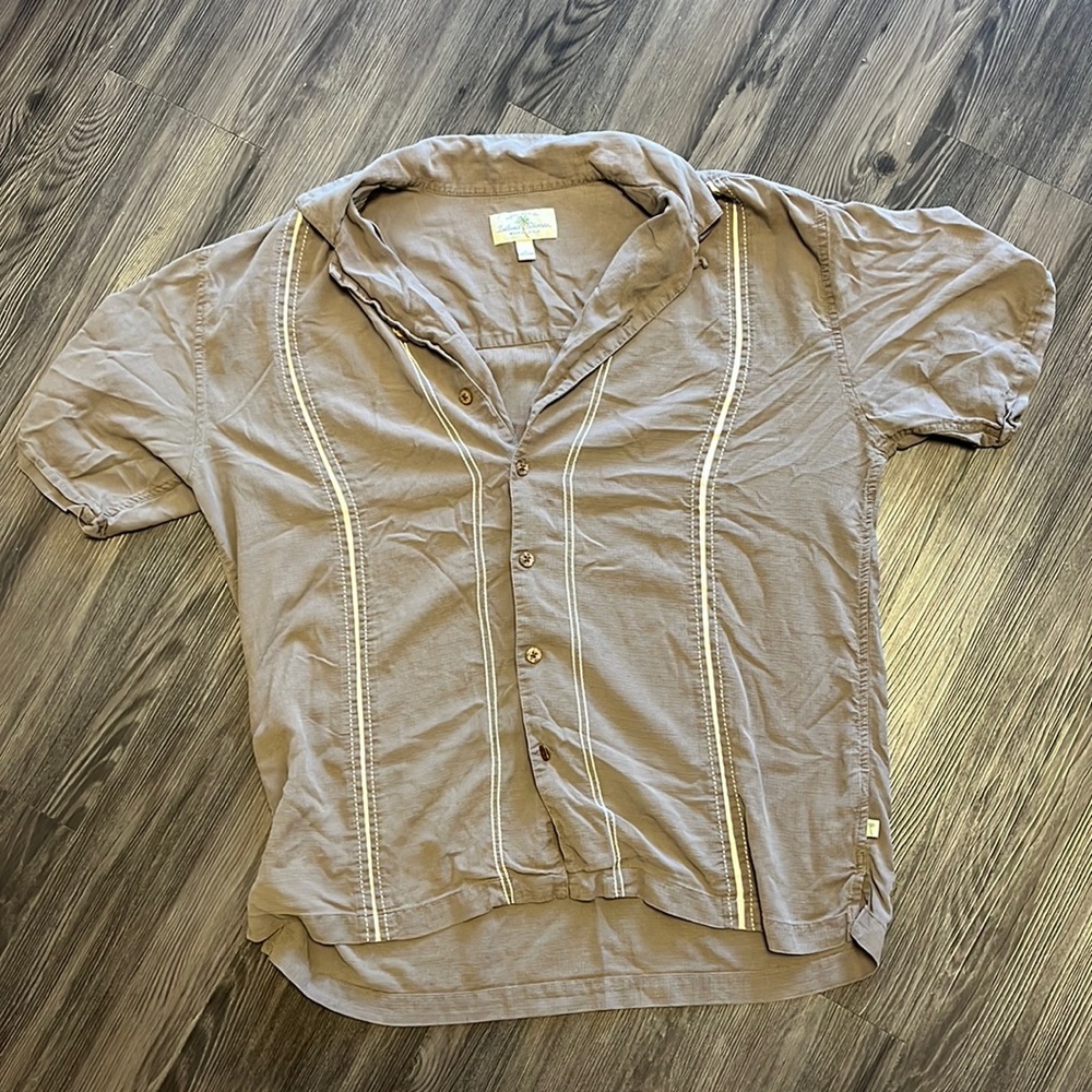 Light weight very comfortable short sleeve button up